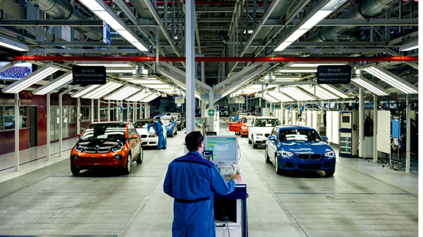 高度自动化的碳纤维材料生产最终重塑了莱比锡的生产线格局。传统汽车制造四大车间的涂装车间都不存在了
