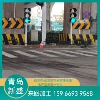 公路桥墩黑黄相间醒目提示防撞设施